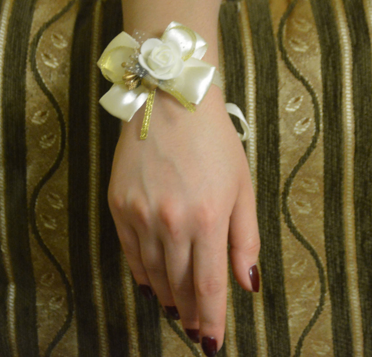 

Бутоньерка бутоньерки Бутоньєрки на руку 5 на 7 см, в наявності різні кольори