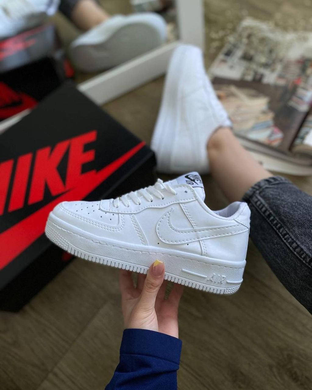 

Женские кроссовки Nike Air Force White, Белый