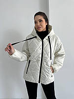 Демісезонна жіноча стьобана курточка вільного крою з капюшоном (Onesize 42-48), Молоко