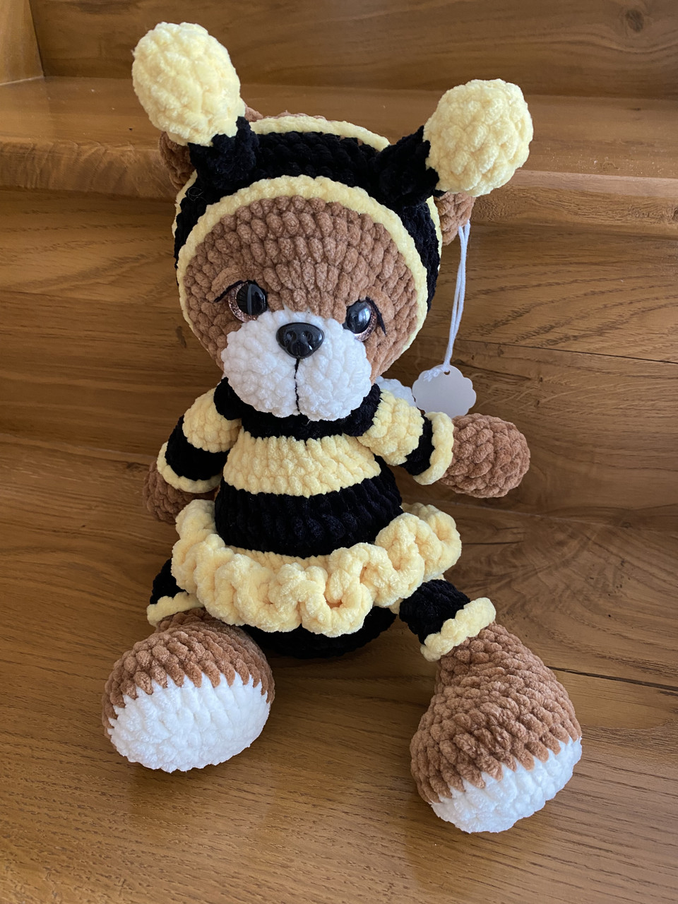М'яка іграшка ручної роботи "Ведмедик-бджілка"26см