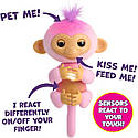 Інтерактивна іграшка мавпочка Гармонія New Fingerlings 2023 Interactive Baby Monkey Harmony (рожевий) WowWee, фото 4