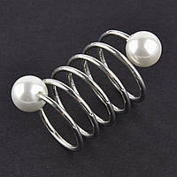 Кольцо для платка или шарфа серебристого цвета пружинка с двумя жемчужинками размер изделия 3х2 см