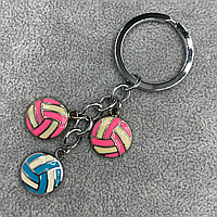 Брелок металлический серебристого цвета разноцветные волейбольные мячики покрыт цветной эмалью длина 8,5 см