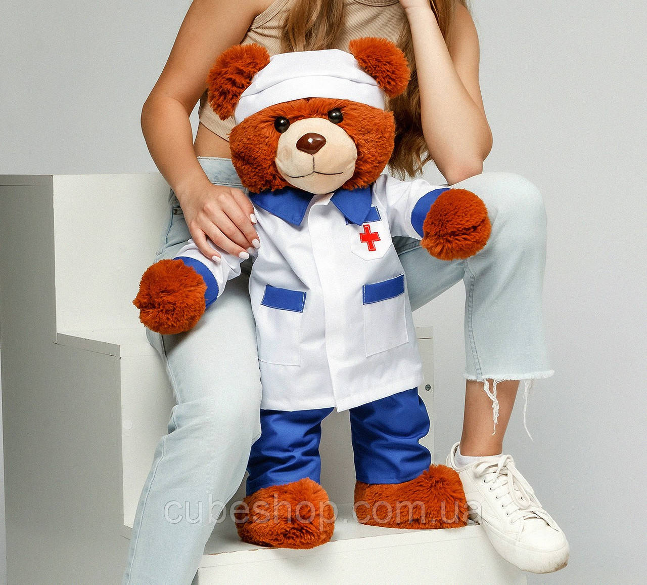 Іграшка плюшева "Медик" 80 см