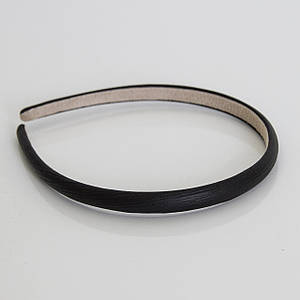 Обруч для волосся тонкий класичний м'який чорного кольору всередині під замш бежевого кольору ширина 10 мм