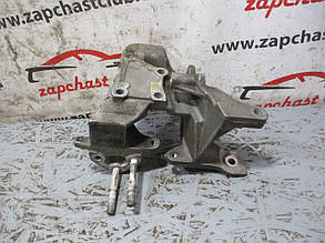 Кронштейн компресора кондиціонера MD369041 9997868 Spase Star 00-04r Mitsubishi