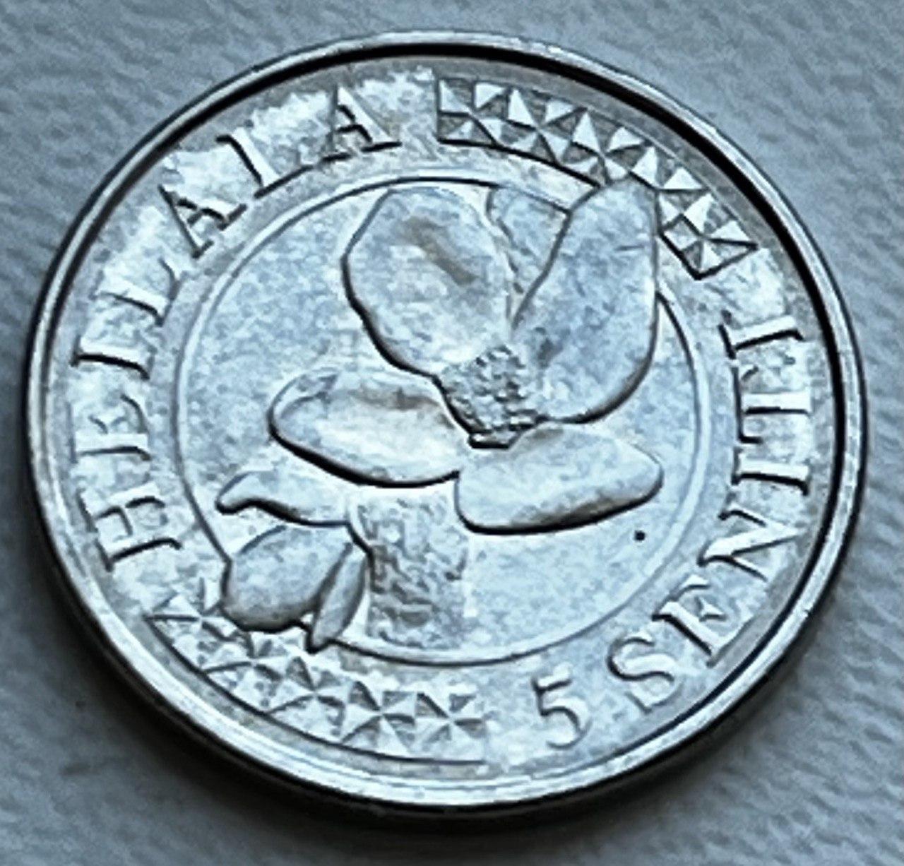 Монета Тонга 5 сеніті 2015 р.