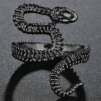 Кольцо в форме черной шипастой длинной змеи символ - смерть и возрождение размер регулируемый