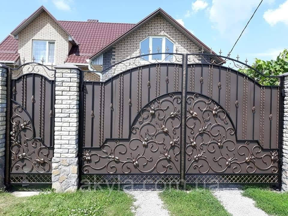 Розпашні ворота ковані