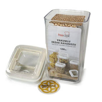 Пластикові контейнери з кришками