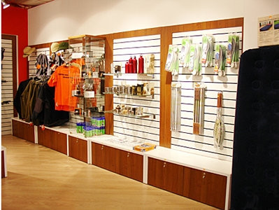 Мебель для магазина одежды из экономпанелей: продажа, цена в Киеве ...