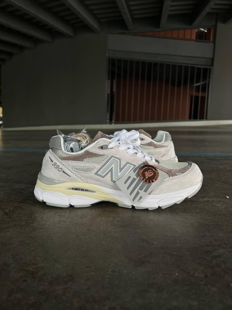 Жіночі кросівки New Balance 990 V4 Grey (сірі) гарні сучасні спортивні кроси NB0046 топ