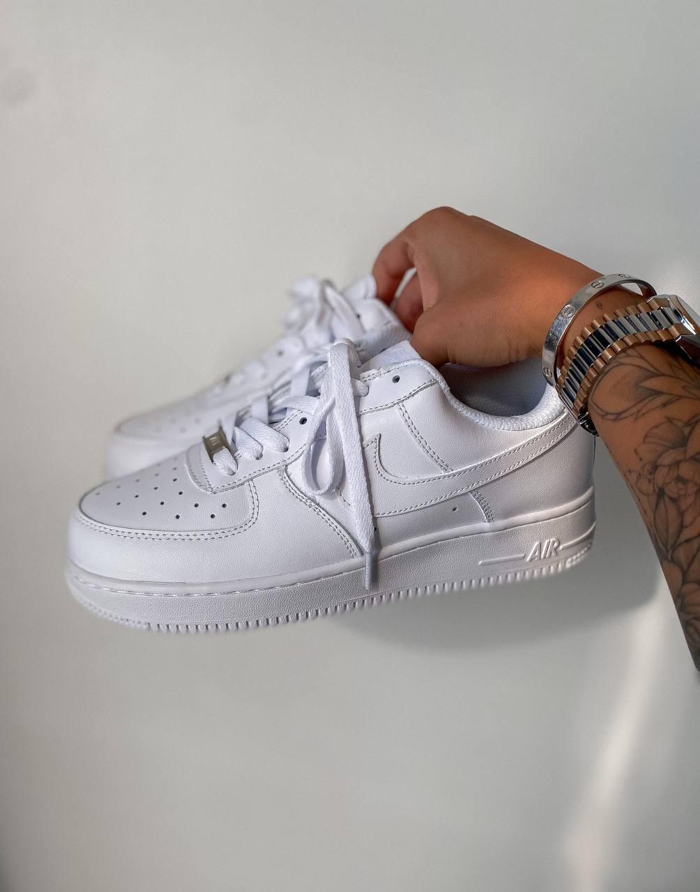 Чоловічі кросівки Air Force 1 Low Classic White Premium (білі) стильні кросівки 2543 Найк топ, фото 1
