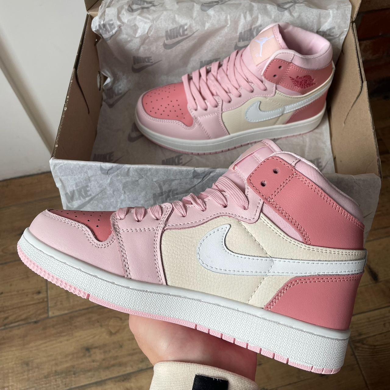 Jordan 1 store retro pink