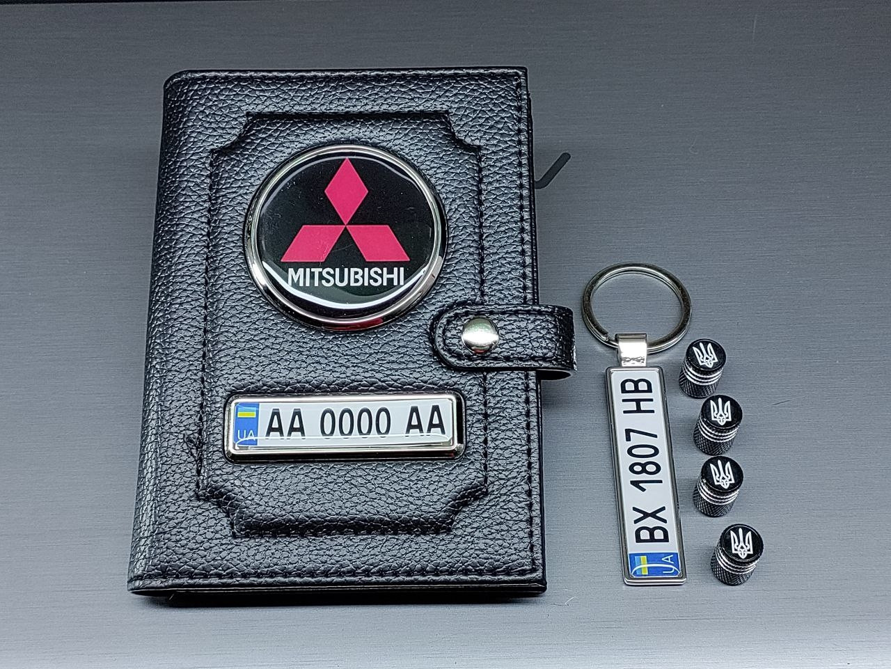 Комплект на подарунок з логотипом Mitsubishi, портмоне, брелок, ковпачки на ніпель, фото 1