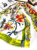 Легкий шарф Flowers из вискозы 180*70 см желтый