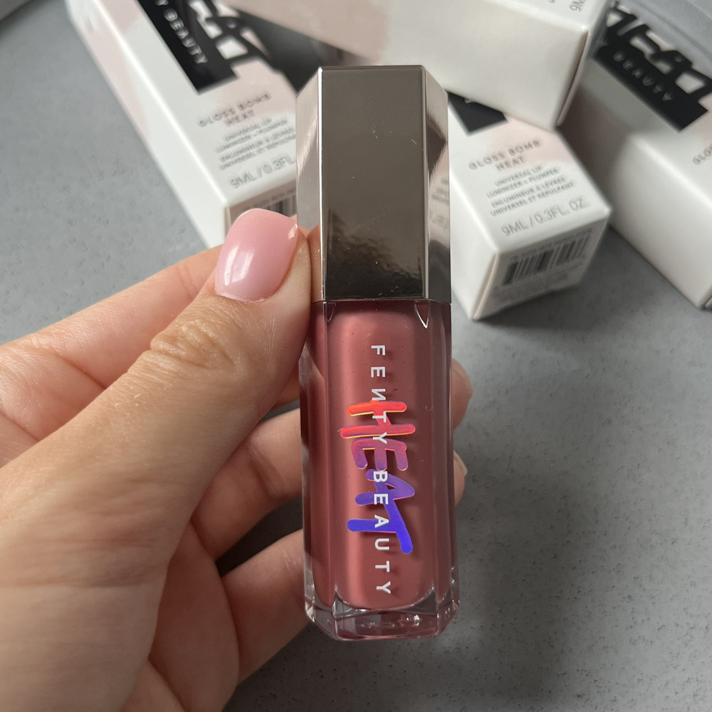 Блеск для губ Fenty Beauty Gloss Bomb 02 Fenty Glow 9мл - купить в