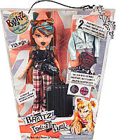 Братц Ясмін Bratz Pretty N Punk Yasmin Fashion Doll with 2 Outfits and Suitcase 587972