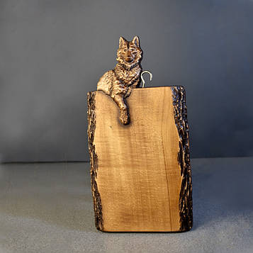 Дошка обробна дерев'яна з вовком. Розмір 15 х 27 см. Код/Артикул 115