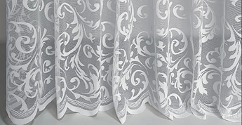 Тюль із вензелями на білому жакарді