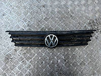 Решітка радіатора Volkswagen Polo (6N0853653B)