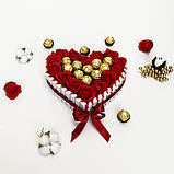 Подарунок, торт з кіндерів та червоних троянд на праздник коханій дівчині на день народження, фото 4