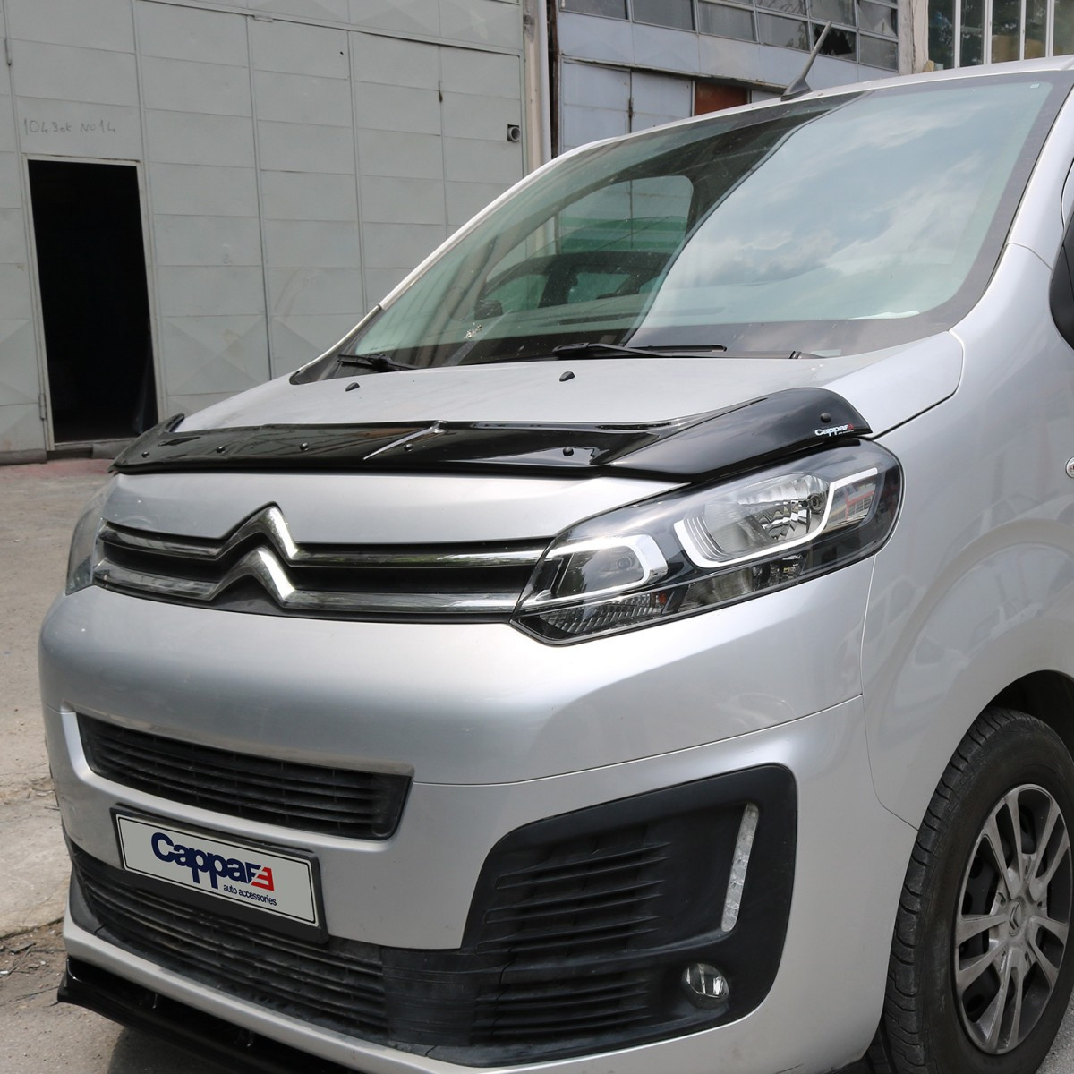 Дефлектор капота (мухобійка) Citroen Jumpy 2017- (Cappafe)