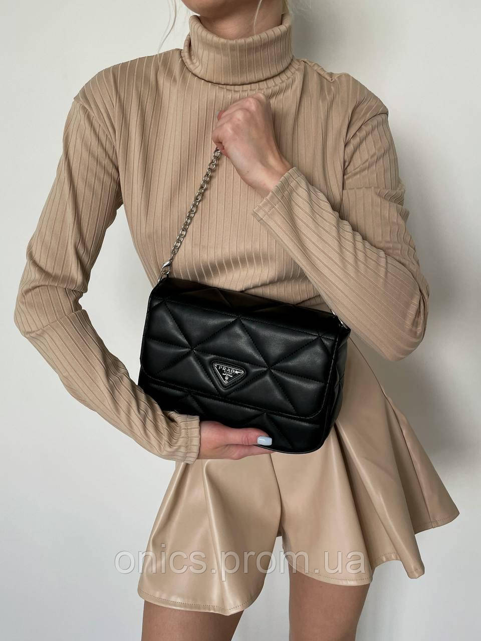 Женский сумка из эко-кожи Prada / Прада на плечо сумочка женская кожаная стильная брендовая хорошее качество - фото 1 - id-p1930975999