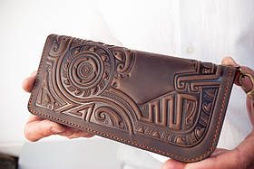 Довге чоловіче портмоне з натуральної шкіри з тисненням темно-коричневе | Чоловічий клатч з ремінцем опціонально