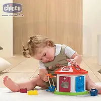 Развивающая игрушка-сортер Chicco (домик с ключами; ферма животных)