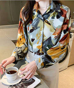 Блузка жіноча з оригінальним принтом