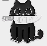 Брошь брошка пин значок черный кот кошка нож металл эмаль he- they