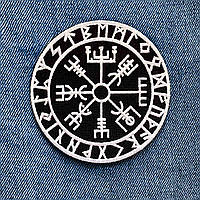 Нашивка Vegvisir у футарку біла вишита кругла