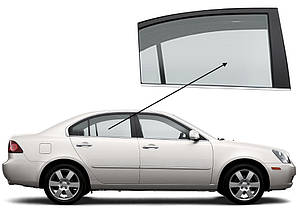 Бічне скло Kia Magentis 2006-2010 задніх дверей праве
