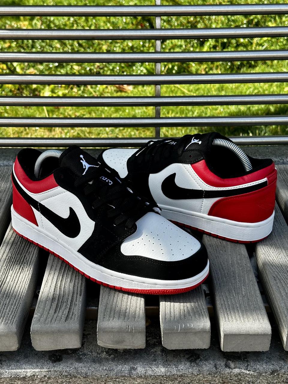 Чоловічі кросівки Nike Air Jordan 1 low (black/white/red) ||