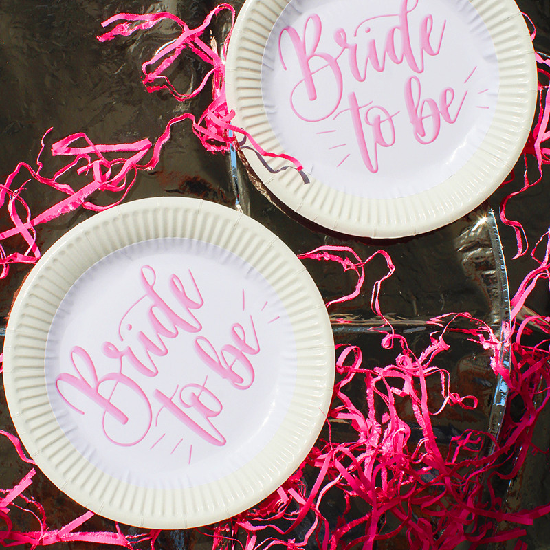"Bride to Be" вид 1 - Тарілочки 18 см (8 шт)