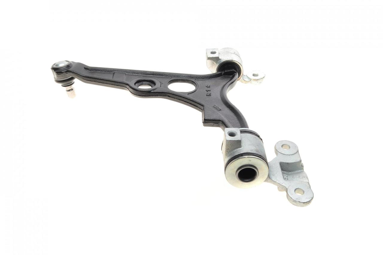 Важіль підвіски передній  R Fiat Scudo 96-07 204004