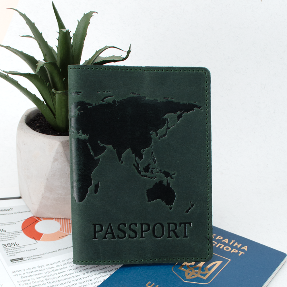 Обкладинка шкіряна на закордонний паспорт "Карта" (зелена)