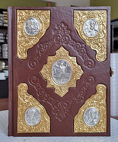Книга Святе Євангеліє  церковнославянською мовою, оклад шкіра, чеканка позолота/срібло,застібка, книга 21×26