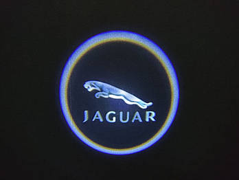Світлодіодне підсвічування на дверях автомобіля з логотипом Jaguar