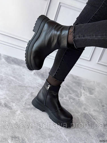 Демисезонные женские кожаные чёрные ботинки на высокой тракторной ...