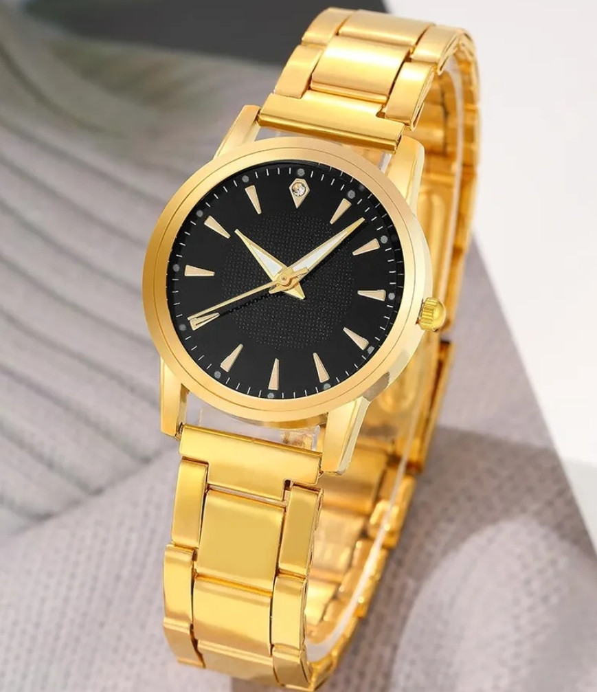 Годинник жіночий із браслетом золотого кольору