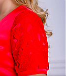 Шикарне атласне плаття червоного кольору з мереживом, фото 3