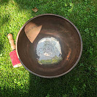 Тибетская поющая чаша (диаметр 27 см) кованая поющая чаша