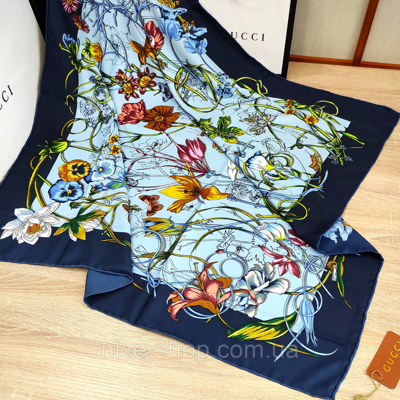 Хустка Gucci шовкова з ручною підшивкою