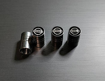 Металеві ковпачки на ніпель з логотипом Nissan