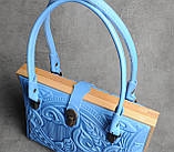 Вечірня сумка "Калла" блакитного кольору, комбінація шкіри та дерева, ручна робота, 27×19×11 см, фото 6