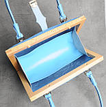Вечірня сумка "Калла" блакитного кольору, комбінація шкіри та дерева, ручна робота, 27×19×11 см, фото 9