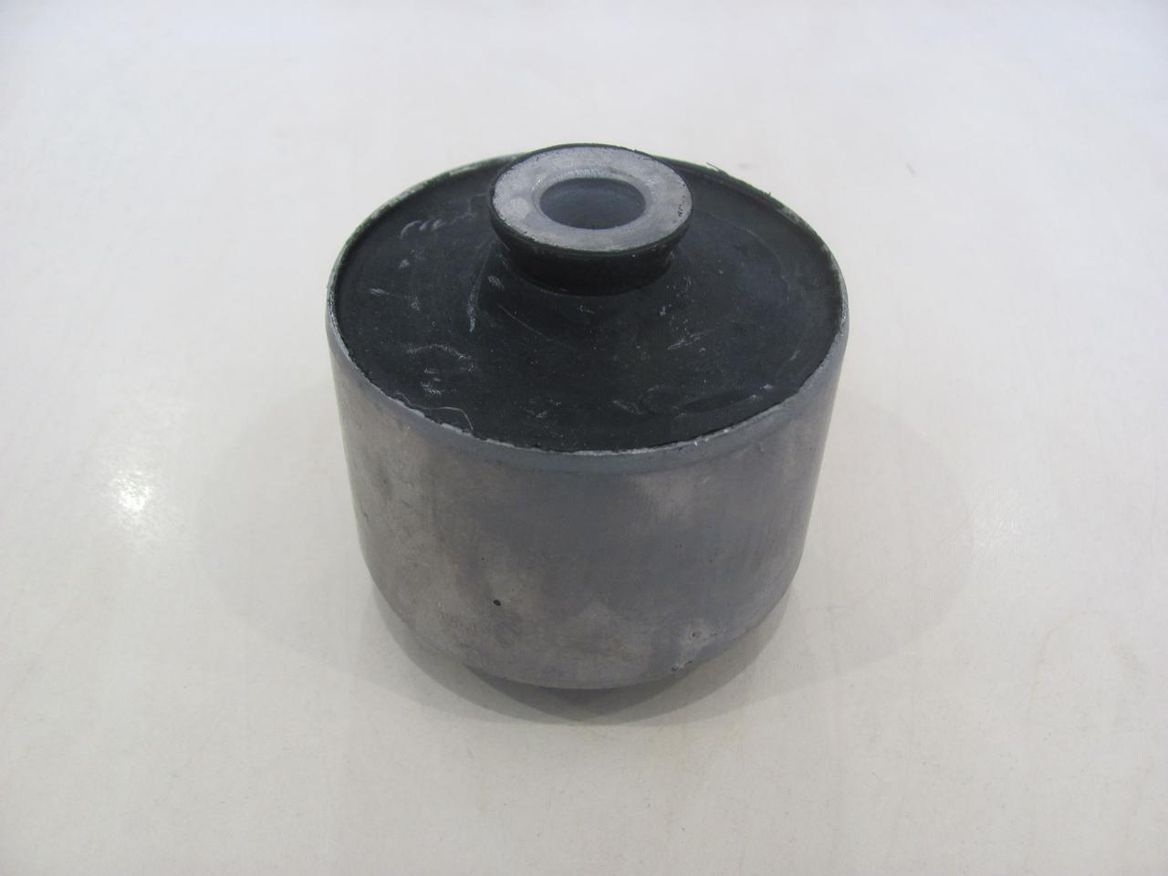 Сайлентблок задньої балки Renault Trafic | Opel Vivaro | 01-14 | HUTCHINSON 590175, фото 1