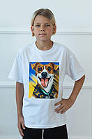 Біла футболка для хлопчика з матеріалу кулір з патріотичною нашивкою р. 104-170